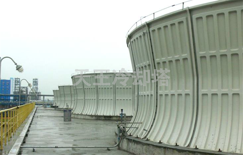 兰州石化公司混凝土冷却塔4000型×4台